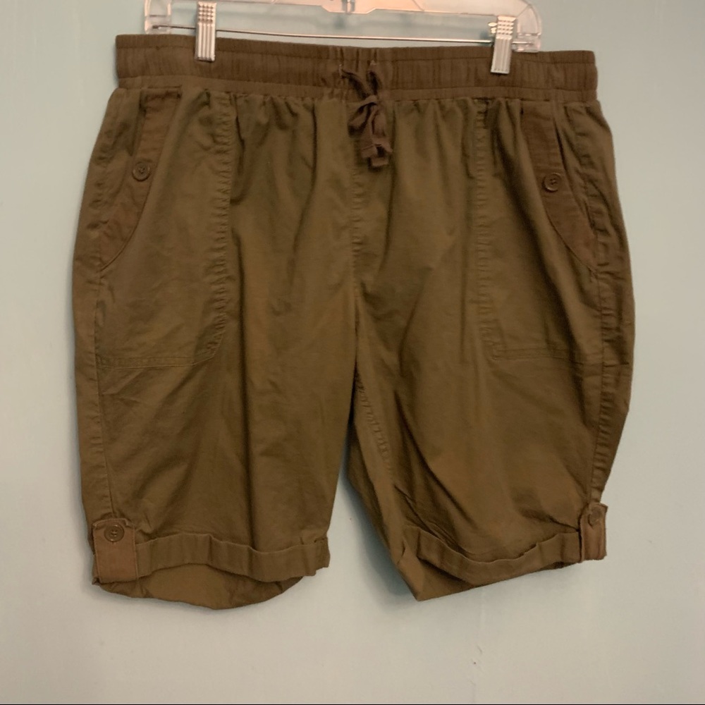 Lane Bryant Dark Green Casual Elastic Waist 4-Pocket Bermuda Shorts, Sz. 14/16
